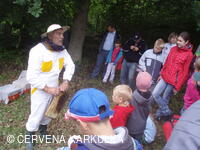 Medobraní s dětským dnem u Perníkové chaloupky 2011