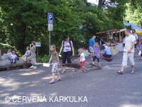 Medobraní s dětským dnem u Perníkové chaloupky 2011